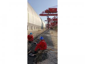 深圳經(jīng)濟(jì)特區(qū)電廠2000噸龍門吊軌道調(diào)直項(xiàng)目